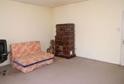 Proprietate cu 2 hale si casa la inchiriat,teren 1350mp - 23