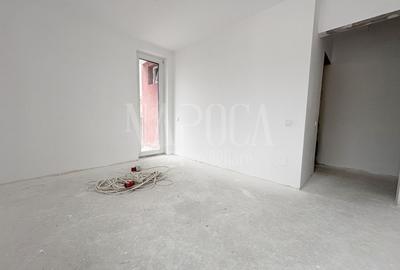 Apartament cu 3 camere semidecomandat în Florești