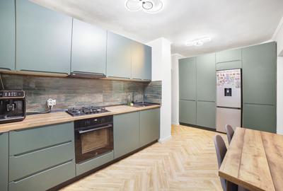 Apartament cu 3 camere decomandat, mobilat în Vatra Luminoasă