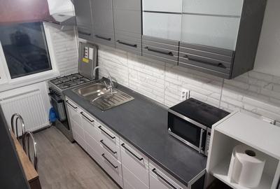 Apartament cu 2 camere decomandat, mobilat în Păcii