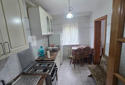 2 camere de vanzare , etajul 1, central Focsani - 2
