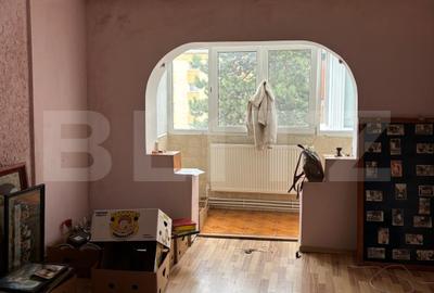 Apartament cu 4 camere decomandat în Burdujeni