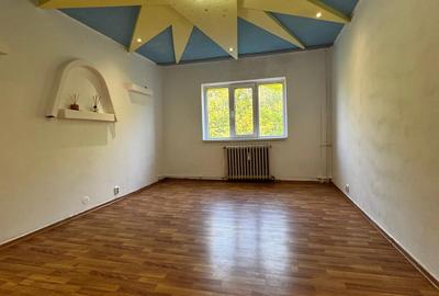 Garsonieră decomandată în Podul de Fier