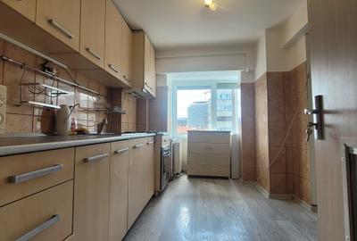 Vand apartament cu 3 camere Centrul Civic, Strada Toamnei - 1
