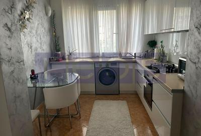 Apartament cu 3 camere decomandat, mobilat în Dristor