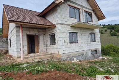 Casa la rosu de vanzare in Alba Iulia - 7