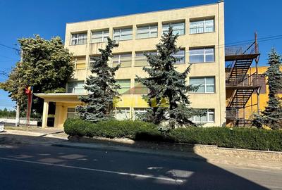Spațiu comercial, de 1,080 mp, în Est