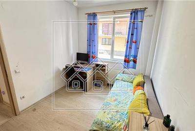 Apartament de vanzare cu 3 camere, balcon + parcare, mobilat si utilat - 7