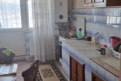 Apartament 3 camere de vanzare, zona Nord - Piață, decomandat, 84 mp - 6