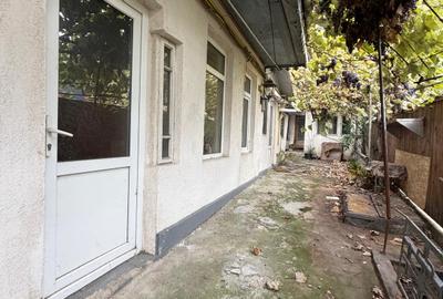 Vanzare casa cu teren propriu, 3 camere, in Galati, Piata Centrala - 2