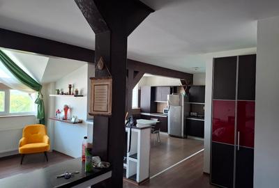 Apartament cu 3 camere semidecomandat, mobilat în Străulești
