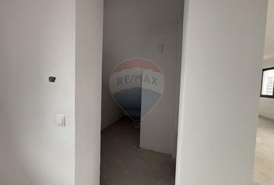 Casă / Vilă cu 4 camere de vânzare - 13