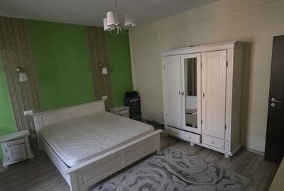 Apartament cu 3 camere decomandat în Gorjului