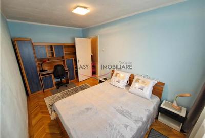 Apartament cu 3 camere decomandat în Dâmbu Pietros