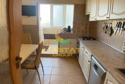 Apartament cu 4 camere semidecomandat în Apărătorii Patriei