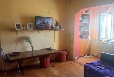 Apartament cu 3 camere semidecomandat în Circumvalațiunii