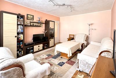 Apartament cu 3 camere semidecomandat în Circumvalațiunii