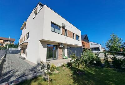 Duplex cu 5 camere în Europa