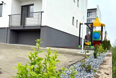 Apartament cu 4 camere semidecomandat în Ipotești