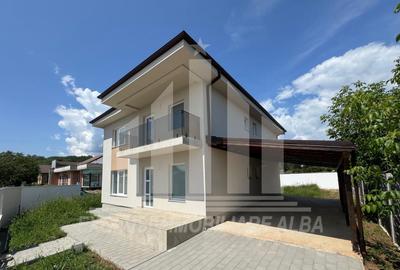 Casă individuală cu 4 camere în Cetate