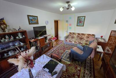 2 Bai. Decomandat. Zona Mircea cel batran. Parter. - 2