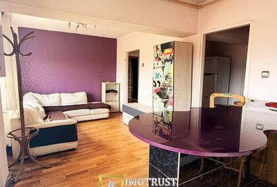 Apartament cu 3 camere semidecomandat în Aurel Vlaicu