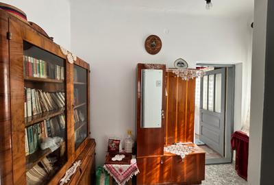 Casă +Teren Rm. Vâlcea str. N. Bălcescu - 8
