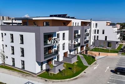 Apartament cu 2 camere decomandat în Tractorul