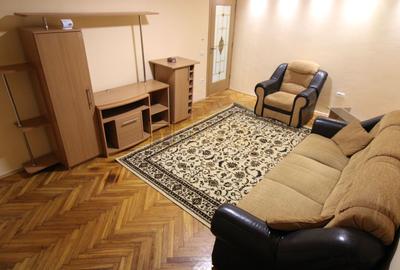 Apartament cu 3 camere, mobilat în Soarelui