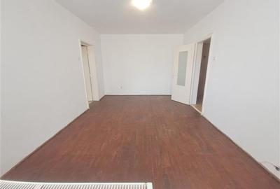 3 camere, etaj 2, aproape de centru – un apartament spatios si luminos, zona foa - 14