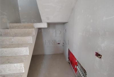 Duplex superb - bucatarie inchisa - teren 375 mp - canalizare - 8