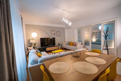 Apartament cu 2 camere semidecomandat, mobilat în Central