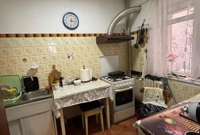 Apartament cu 3 camere decomandat în Drumul Taberei