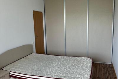 Apartament cu 2 camere semidecomandat, mobilat în Central