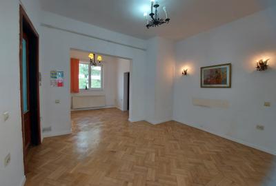 Vanzare 3 sau 4 camere in vila robustă Cotroceni la etajul 1, intrare separată - 6