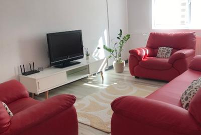Apartament cu 3 camere decomandat, mobilat în Decebal