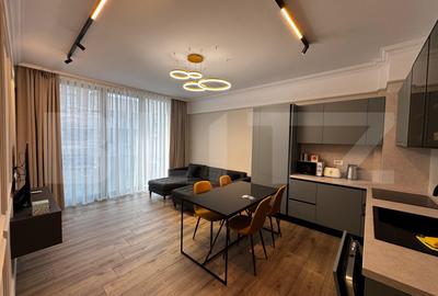 Apartament cu 2 camere decomandat, mobilat în Central