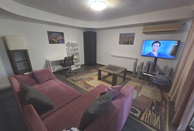 Apartament cu 2 camere decomandat, mobilat în Tei