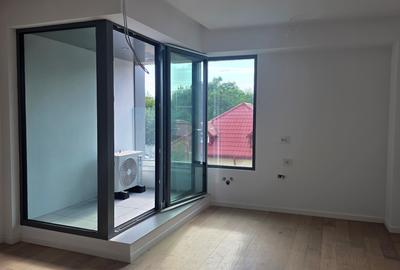 Studio Lux, Bloc Boutique Timpuri Noi - 3
