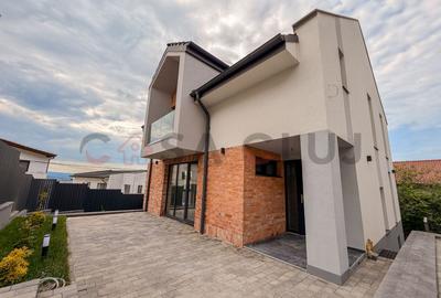 Case Premium de Vânzare – Strada Narciselor, Florești - 12