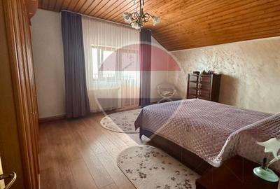 Casă / Vilă cu 8 camere de vânzare în Suceava - 31