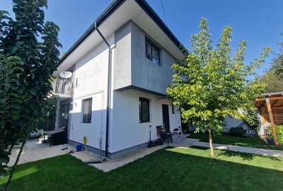 Casă individuală cu 4 camere în 1 Decembrie