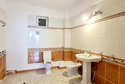 Crangasi- Belvedere  315mp/ 6 camere/ curte 4 masini - 9