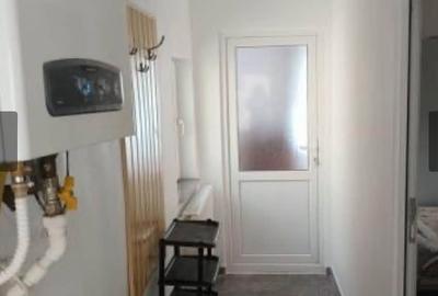 Garsonieră  zona palas mobilată utilată 40 mp - 1