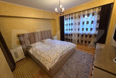 Apartament cu 4 camere decomandat, mobilat în Ultracentral