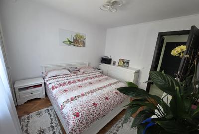 Vand apartament 2 camere decomandat et.1 Simeria - 4