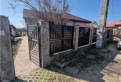 Casa-vila si teren in Nanov - 16