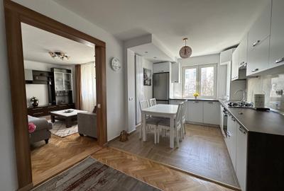 Apartament cu 4 camere de închiriat - 2