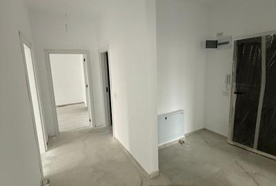 Apartament cu 3 camere semidecomandat în Theodor Pallady