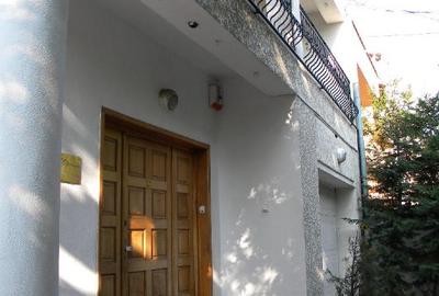 Casă individuală cu 10 camere în P-ța Muncii